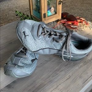 Men’s puma sneakers